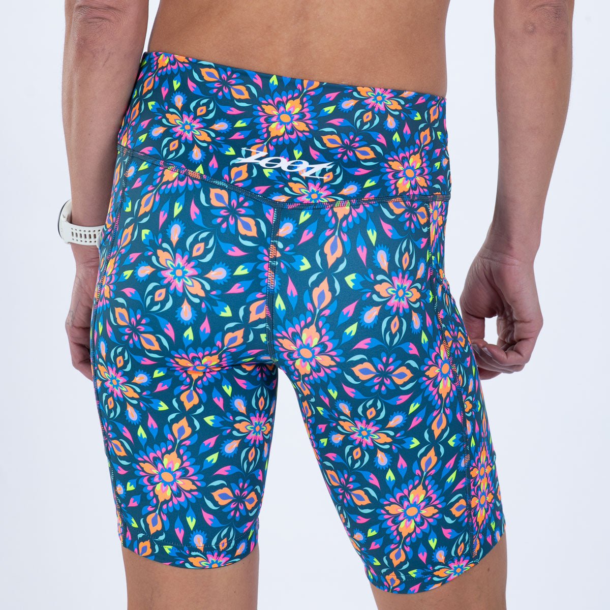 Zoot Sports RUN BOTTOMS Women's Ltd Run 8" Pulse High-Rise Short - Kaleidoscope