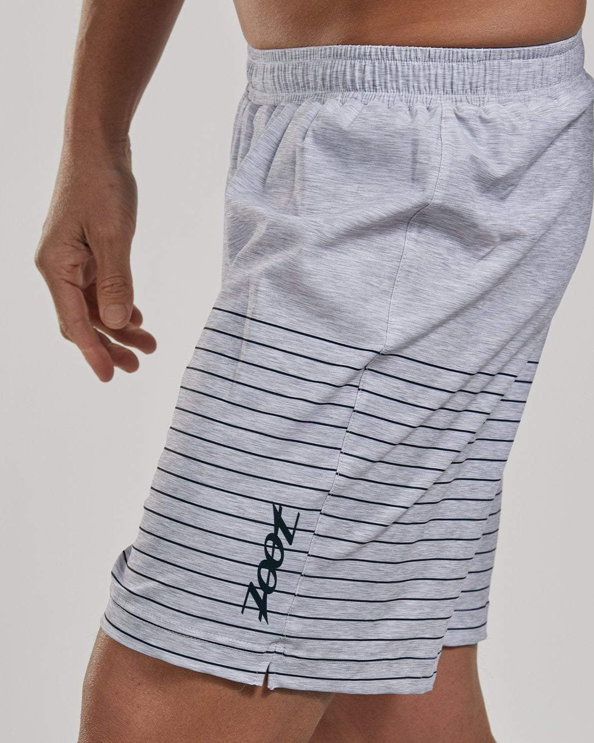 Zoot Sports RUN APPAREL MENS LTD RUN 7" SHORT - PINSTRIPE