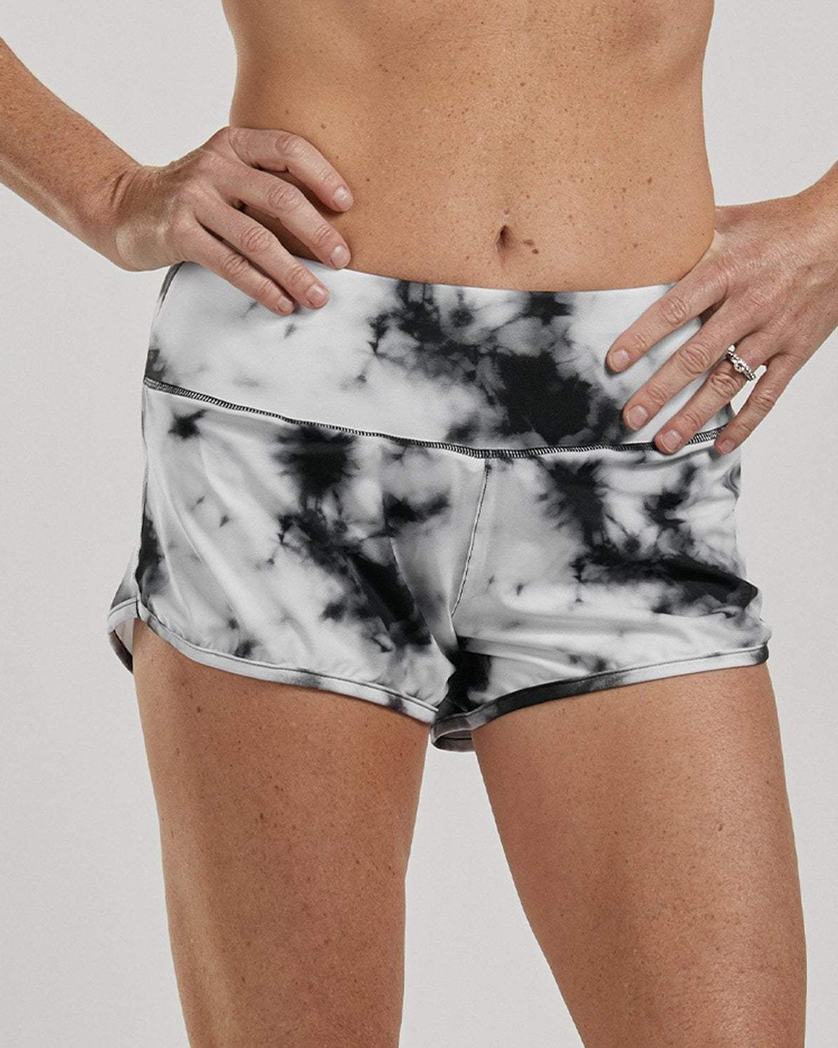 Zoot Sports Womens LTD Run 3 Inch Short - Black Tie Dye