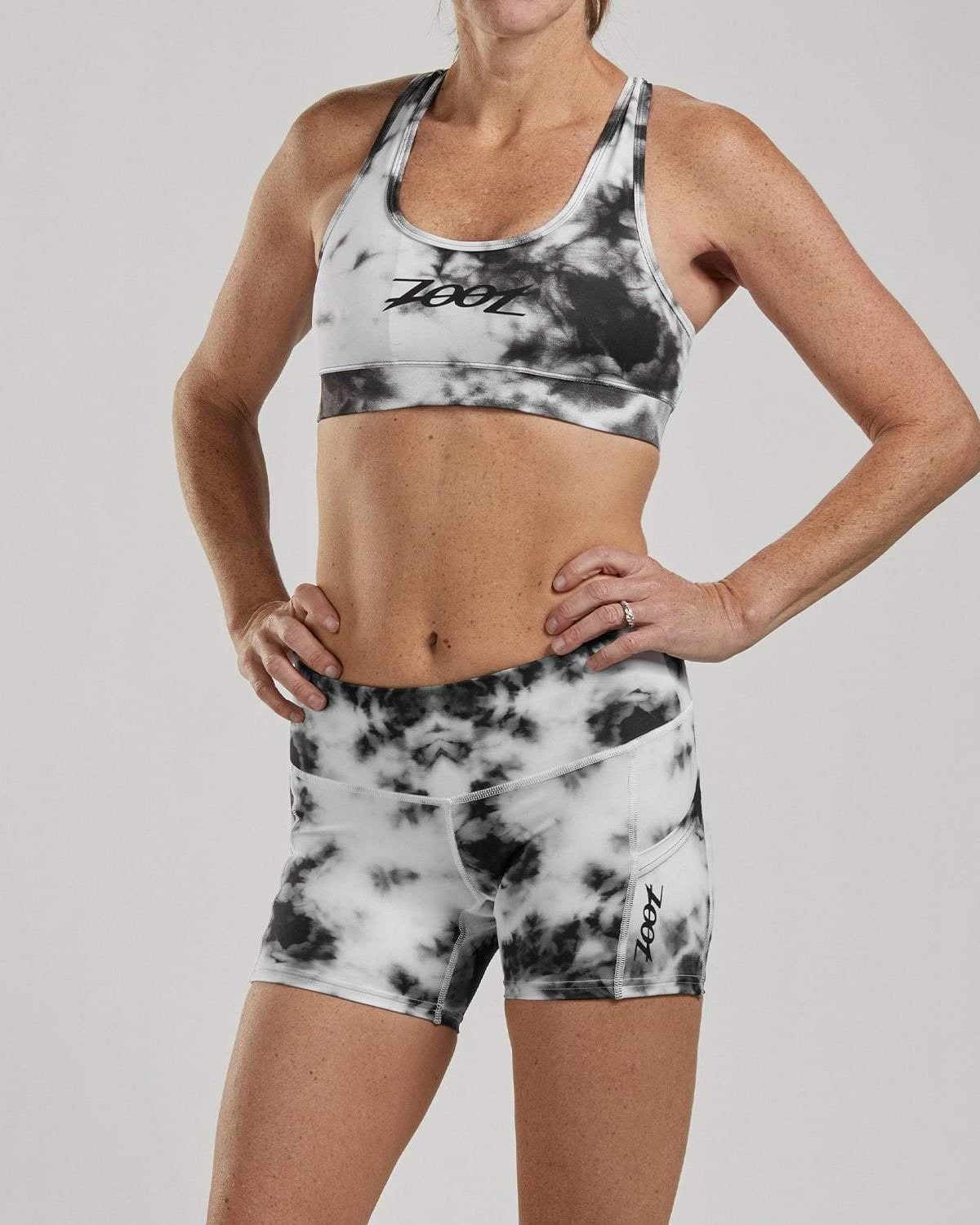Zoot Sports RUN APPAREL WOMENS LTD RUN PULSE SHORT - BLACK TIE DYE