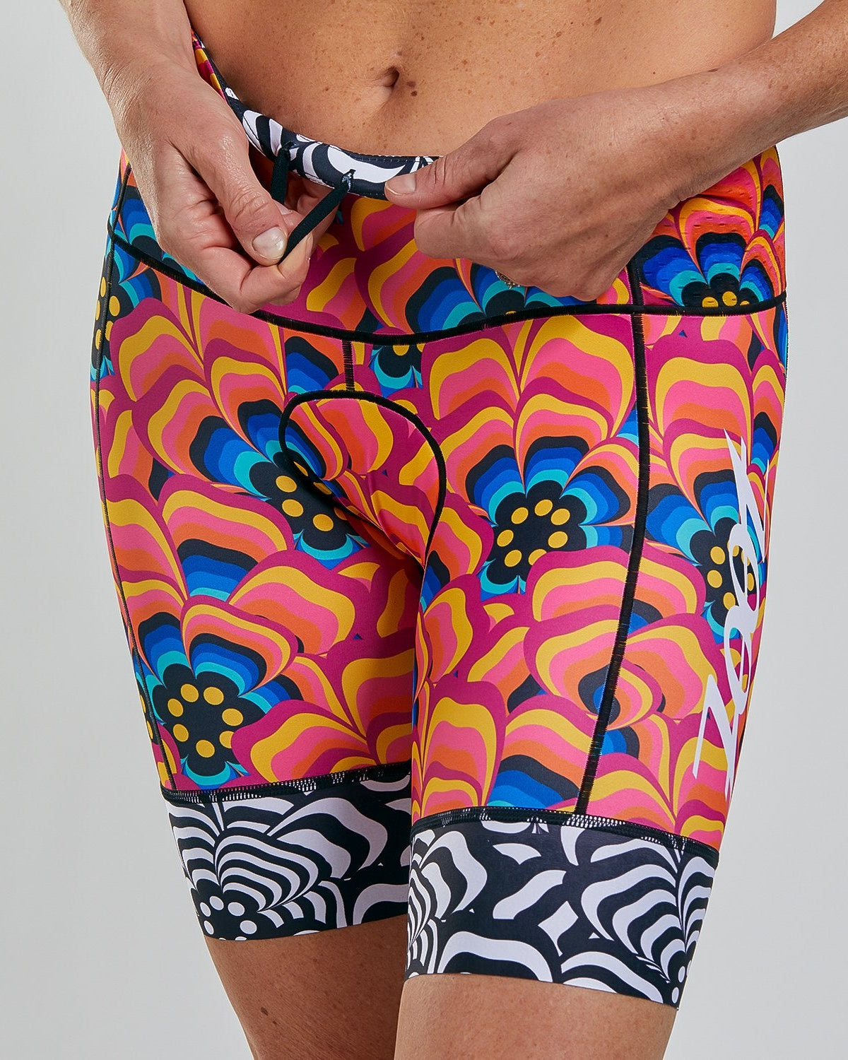Zoot Sports TRI APPAREL WOMENS LTD TRI 8 " SHORT - TRI LOVE