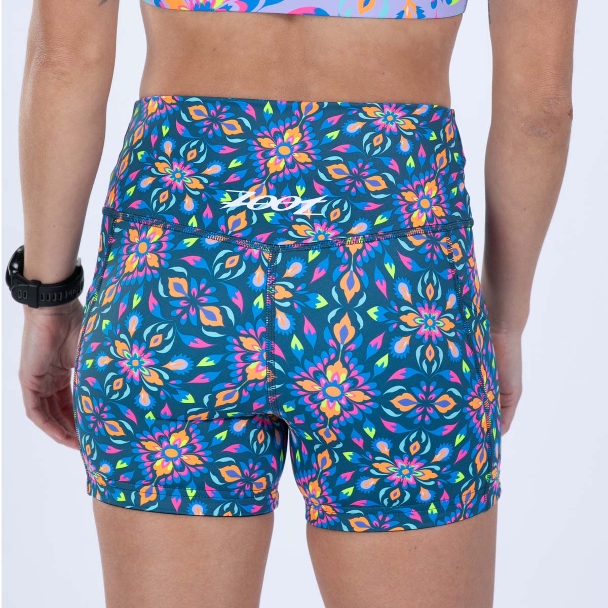 Zoot Sports RUN BOTTOMS Women's Ltd Run 4" Pulse High-Rise Short - Kaleidoscope