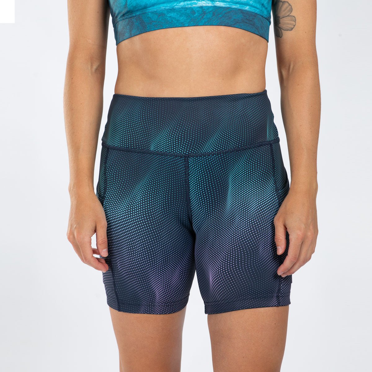 Zoot Sports RUN BOTTOMS Women's Ltd Run 6" Pulse High-Rise Short - La Plage