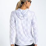 Zoot Sports RUN LONG SLEEVE TEES Women's Ltd Run Sun Stop Hoodie - Checkers