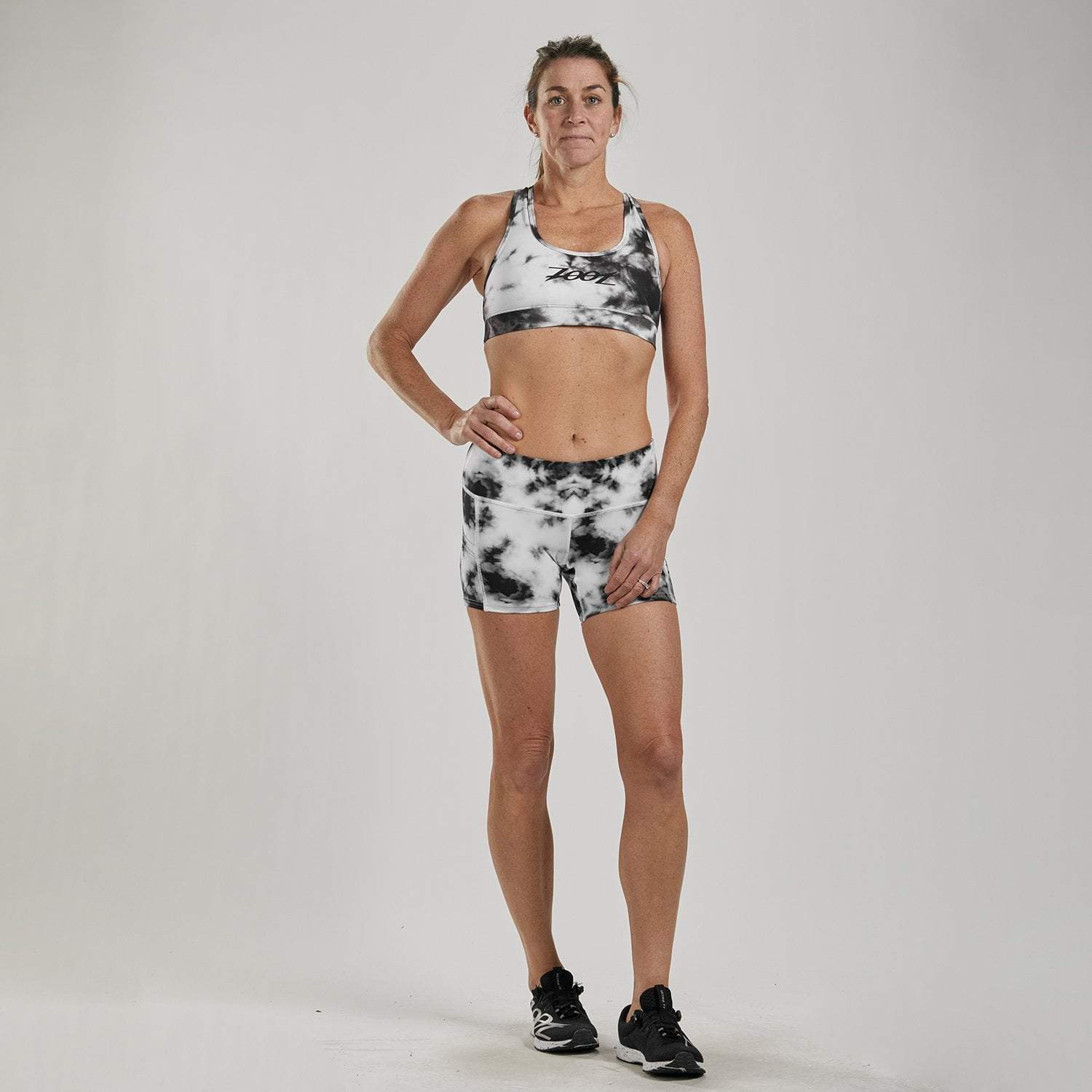 Zoot Sports RUN APPAREL WOMENS LTD RUN PULSE SHORT - BLACK TIE DYE